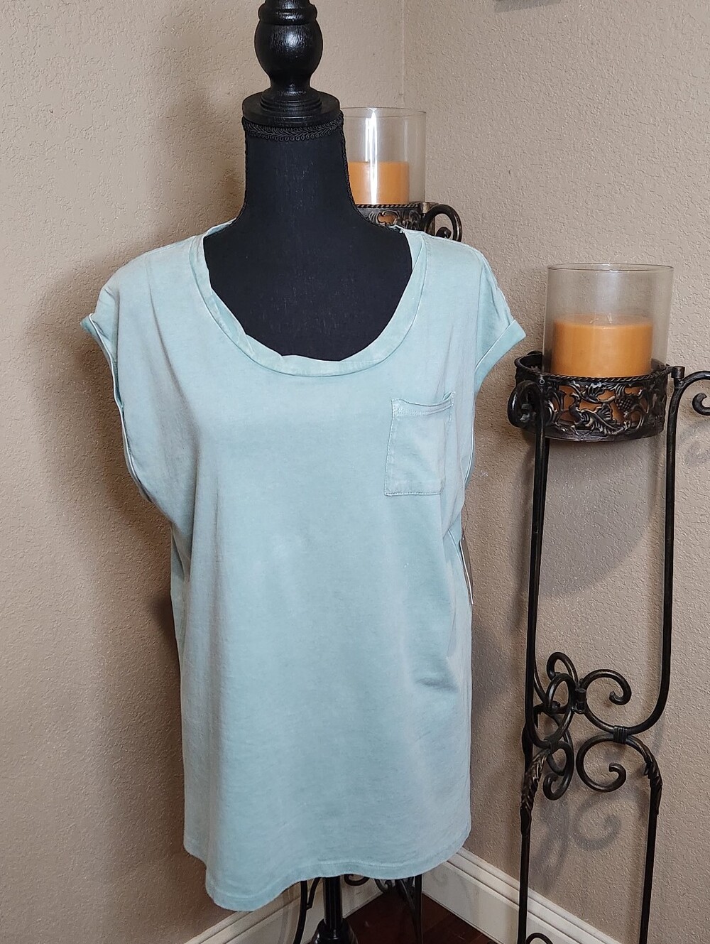 R+R Women's Sage Green Short Sleeve Pocket Tee NWT Size XL